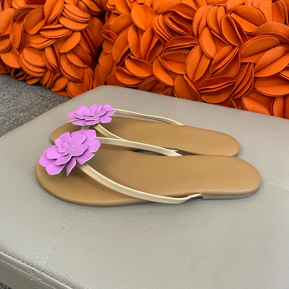 ❣️🆕Old Navy Flower Sandals❣️ - Picture 5 of 9